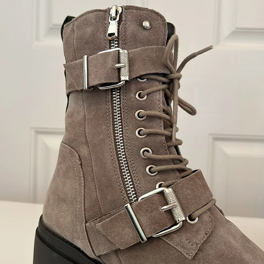Charles by Charles David Clout Taupe Boots, Size 10 - Picture 8 of 11
